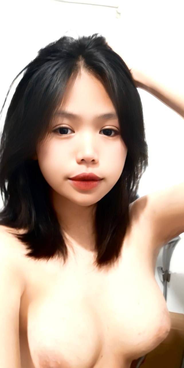 Người đàn ông bị ném bom nổ súng vào mặt và bên trong